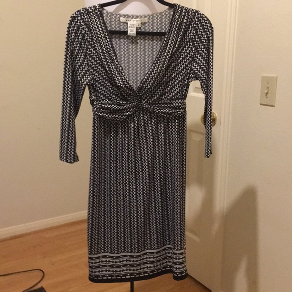 Women’s Maxi Dress with three qtr inch sleeves - Picture 2 of 6